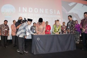 Suasana penandatanganan MoU kerjasama jaringan lintas perkotaan