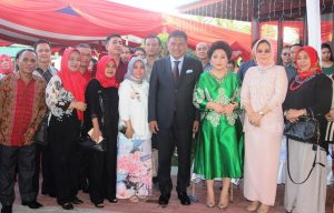 Tampak Wali Kota Bersama Rombongan saat safari Natal di Kediaman Gubernur Sulut, Olly Dondokambey.