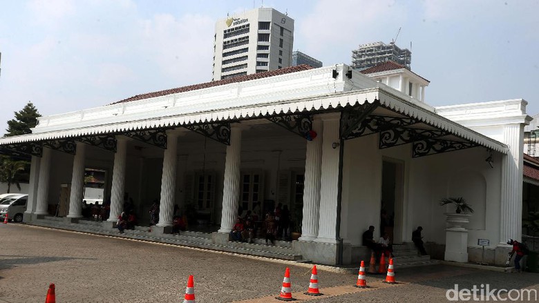 4 tempat hiburan malam terancam akan ditutup karena temuan pelanggaran narkotika oleh BNN Provinsi DKI Jakarta.