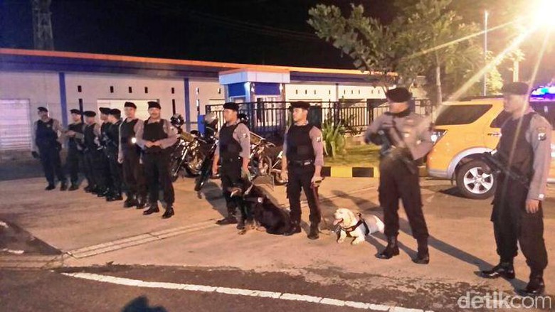 Anjing K-9 siaga di Pelabuhan Ketapang