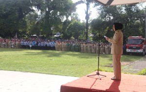 Walikota Ir Tatong Bara saat memimpin Apel Kerja Perdana Tahun 2016