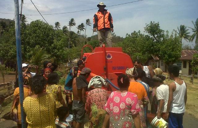 Bantuan-air-bersih-dari-BPBD