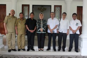 Foto bersama Wali Kota, Dirjen Bina Marga, Pj Bupati Bolmong, Kepala DInas PU Provinsi Sulut