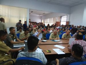 Suasana rapat dengar pendapat DPRD Kotamobagu dengan Perwakilan Pemerintah Kota Kotamobagu yang membhasa soal pasar senggol.