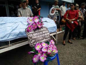 Terlihat kerenda yang diletakkan para karyawan PDAM saat melakukan aksi unjuk rasa 