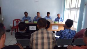 Kadispora, Tony Ponongoa, saat pertemuan dengan pengurus OKP di Kotamobagu, Rabu (10/01).