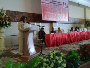 Wali Kota Kotamobagu, Ir Tatong Bara, saat memberikan sambutan pada Musrembang 2018. 