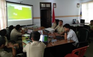 Tampak Sekertaris Kotamobagu, Adnan Masinae, memipin pembahasan RKA SKPD dlam rangka APBD-P.