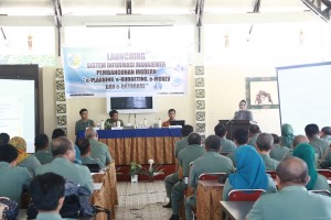 Walikota Saat memberikan sambutan pada acara launching 