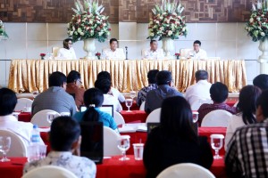 Nampak Wakil Gubernur Sulut Steven Kandow dan Walikota Kotamobagu Ir Tatong Bara saat menghadiri kegiatan di Kotamobagu