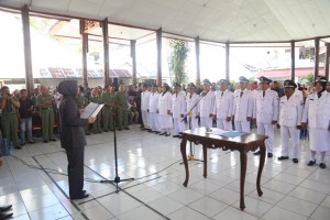 Walikota Ir Tatong Bara Melantik dan Mengambil Sumpah Jabatan Sangadi Terpilih