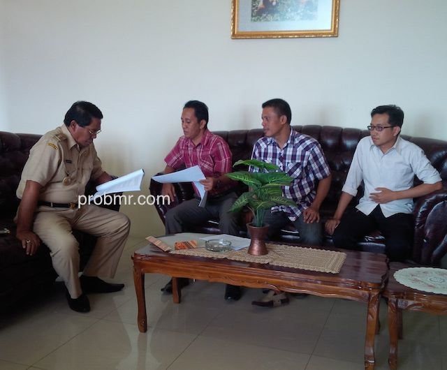 Konsultasi akhir komisioner KPU Bolmong dan bupati, akhir pekan lalu.