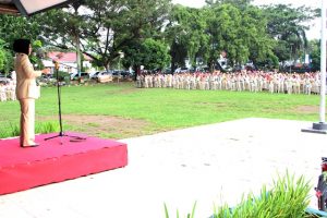 Suasana apel perdana jajaran pemerintah Kota Kotamobagu, Selasa (3/01).