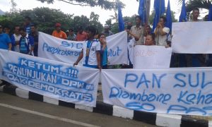 Aksi unjuk rasa sejumlah keder PAN, Selasa (17/5) pagi tadi