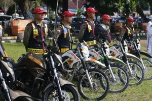 Tampak personel Satpol PP dengan kenderaan operasional roda dua