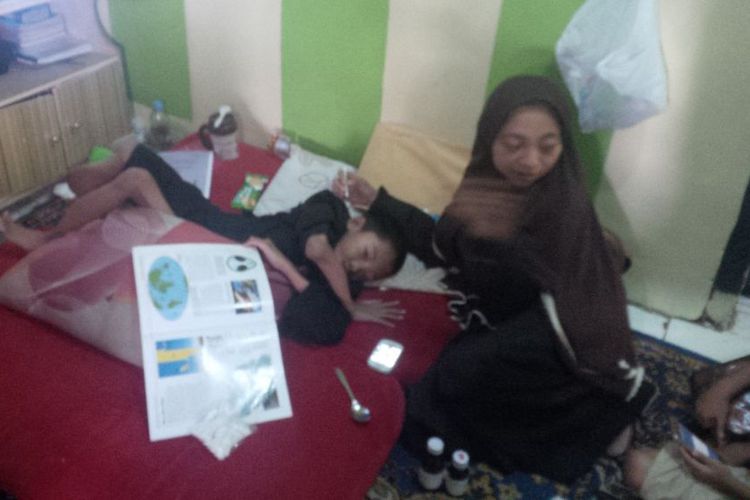 Muhammad Fahri Asidiq ‎(11) bocah yang menderita tulang rapuh akibat mengidap penyakit Osteogenesis Imperfecta