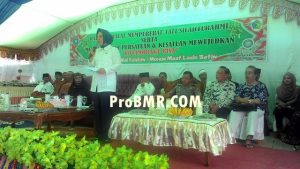 Walikota Kotamobagu, Tatong Bara saat memberikan sambutan di acara halal bil hahal.