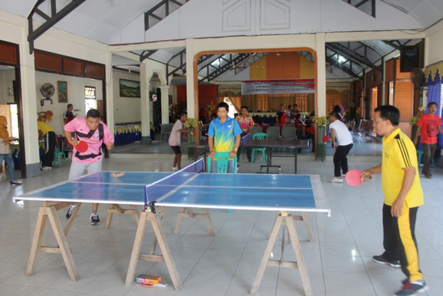 Pertandingan tenis meja yang digelar pada Pertemuan Forum sekwan Se- Sulut