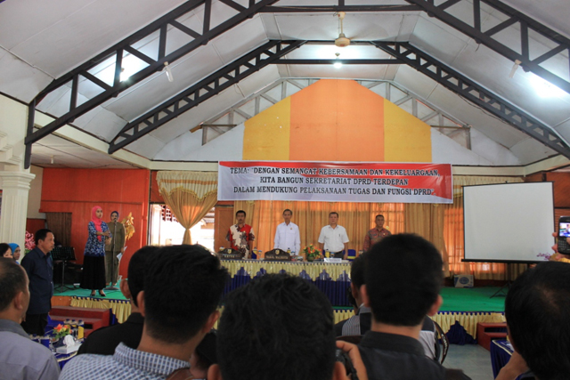 Tampak Pembukaan kegiatan Forum Komunikasi Sekwan Se- Sulut ynag di Buka Wakil Walikota Kotamobagu
