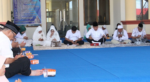 Zikir-dan-doa-bersama-Pemkab-Bolmong-dan-Masyarakat-jelang-tahun-baru-2016