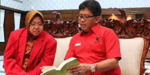 sekjen PDIP bertemu Tri Rismaharini.