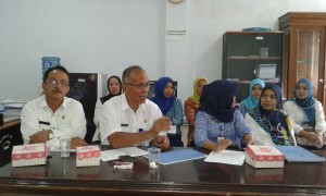 Tampak Mitra Kerja Komisi I tengah memberikan penjelasan kepada para anggota Komisi