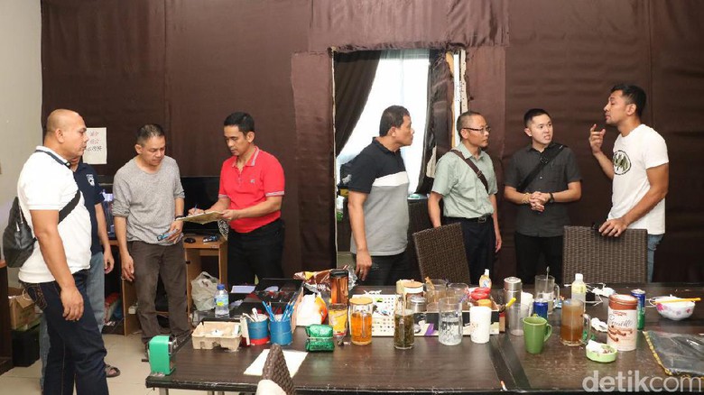 digerebek oleh Polri bersama kepolisian China, hanya 6 WNA yang menunjukkan paspor.