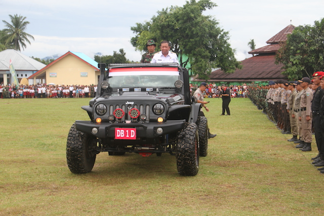 foto Bupati periksa Pasukan
