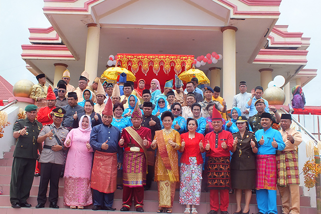 foto bersama seluruh perangkat daerah dan undaangan