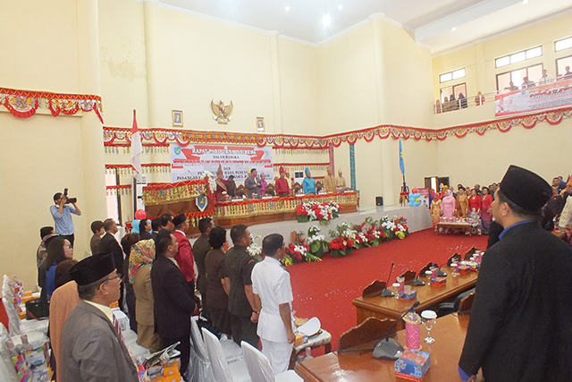 foto suasana sidang DPRD (02)