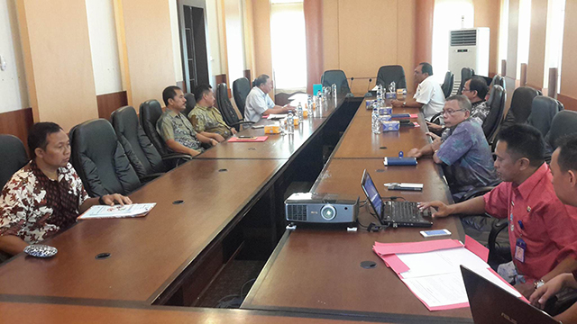 foto. Rapat bersama tim seleksi Sekda bersama Kanreg BKN Regional II Manado