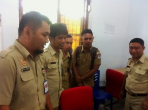 Tampak Kepala DPPKAD Kota Kotamobagu, Rio Lombone saat menjelaskan penerapan teknologi Informasi  dalam pengelolaan keuangan Daerah 