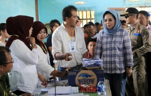 Walikota Kotamobagu Ir Tatong Bara saat meninjau pelaksanaan Pilsang 